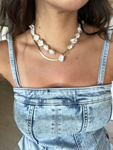 Load image into Gallery viewer, Chunky Pearl Necklace
